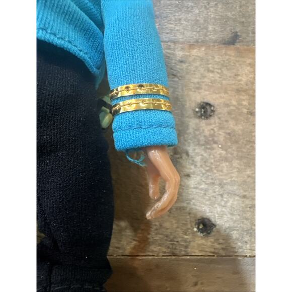 Vintage 1974 Mego Star Trek Mr. Spock 8” W/ Uniform Belt Phaser Communicator - Picture 6 of 9